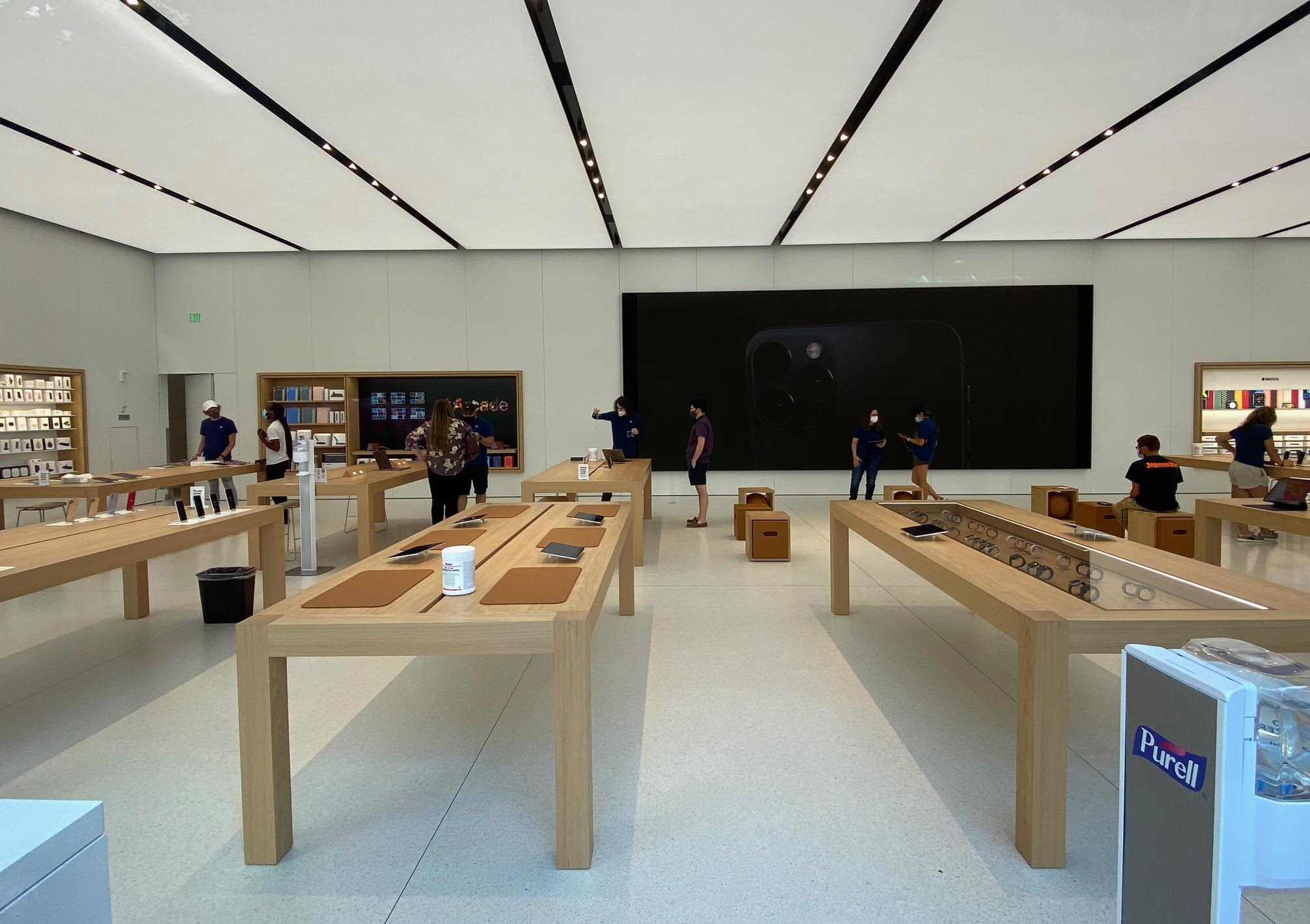 Apple Stores in Loudoun County