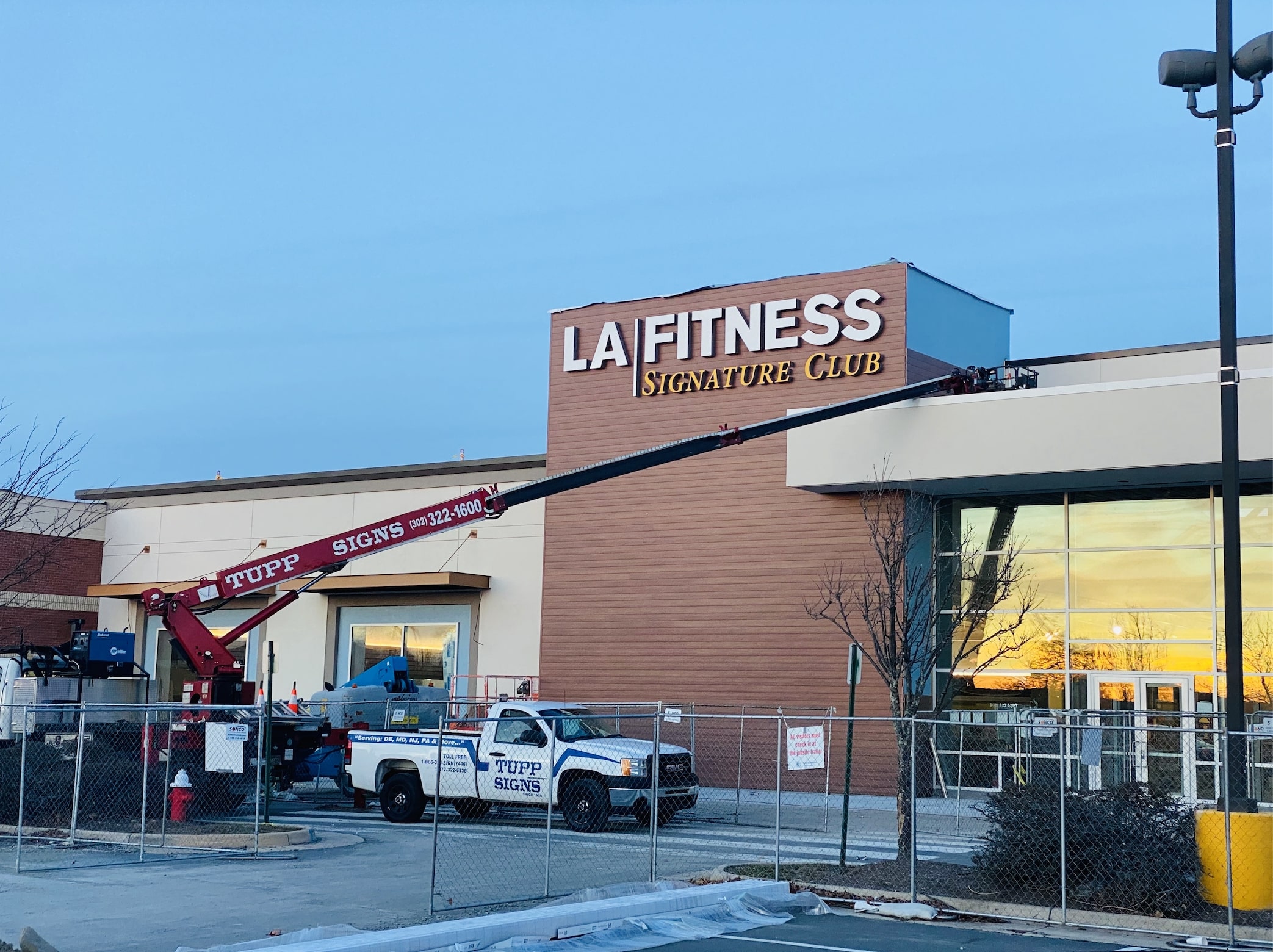 Sign installed at new Ashburn LA Fitness location - The Burn