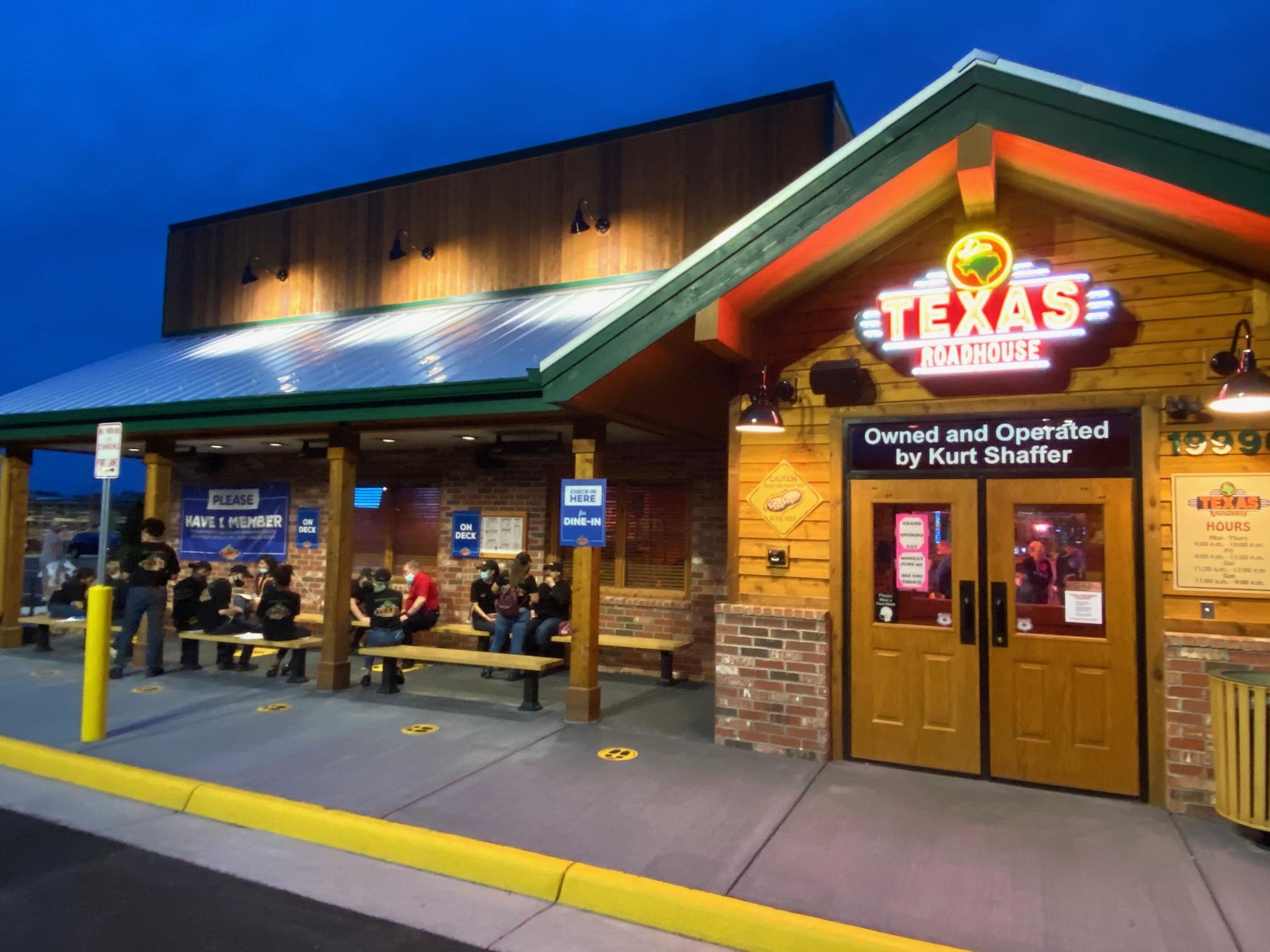 Texas Roadhouse holds preview before Monday opening The Burn