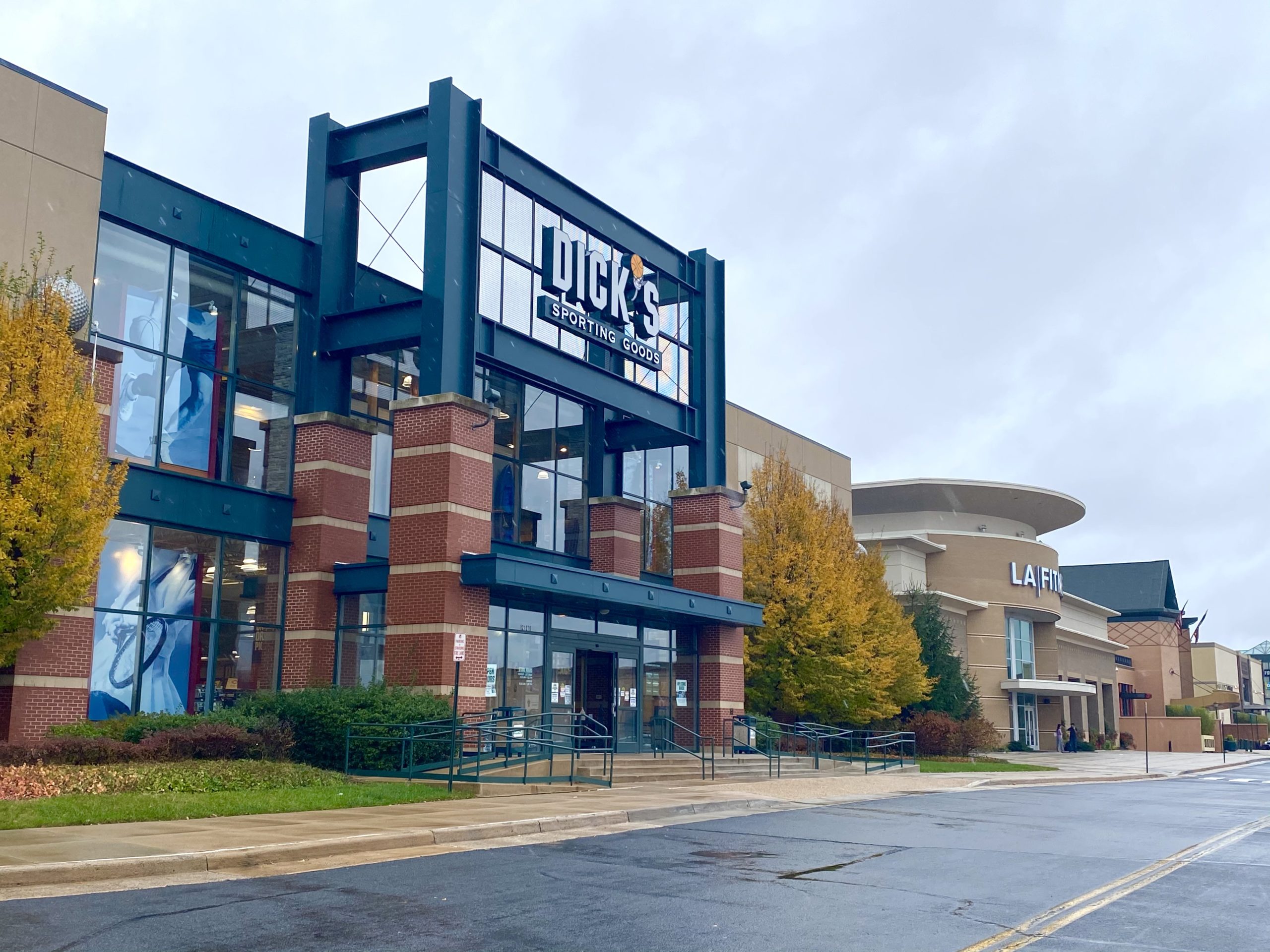 Lord & Taylor closing at Dulles Town Center shopping mall - The Burn